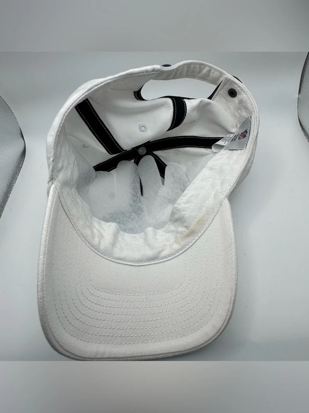Detroit Lions NFL Team Apparel White Adjustable Embroidered Logo Hat Unisex